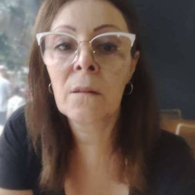 Conocer mujer de 52 años que vive en Lomas de Zamora 