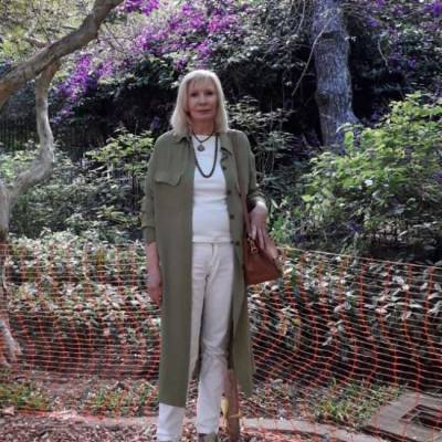 Conocer mujer de 63 años que vive en Belgrano 
