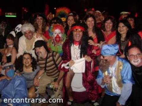 FIESTA DE DISFRACES (SI O NO)... CON ENCUESTA