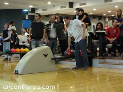 Encuentro  7219 25 COMPAGINEROS Y COMPAGINERAS... HE AQUI... EL BOWLING 