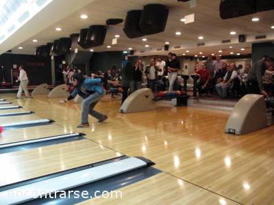 Encuentro  7219 37 COMPAGINEROS Y COMPAGINERAS... HE AQUI... EL BOWLING 