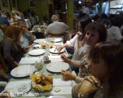 Estamos esperando la cena con hambre! :Encuentro Grupal Sábado.. Buen Cine en Belgrano!! &#9829;