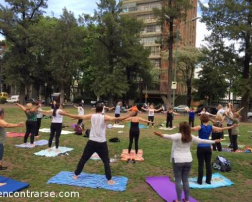 15615 4 Yoga Gratis en Plaza Arenales!