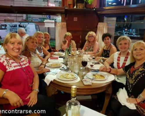 Cenando en Prosciutto Balvanera, muy bueno todo !! :Encuentro Grupal CECILIA ROSSETTO PRESENTA ROJOTANGO