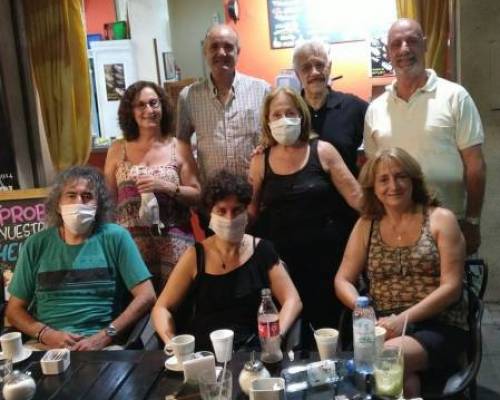Encuentros Grupales (25/01/2021) :   Café de Caballito quincenal en un lunes tranquilitos tope de 20 en vereda y 10 arriba en el salon