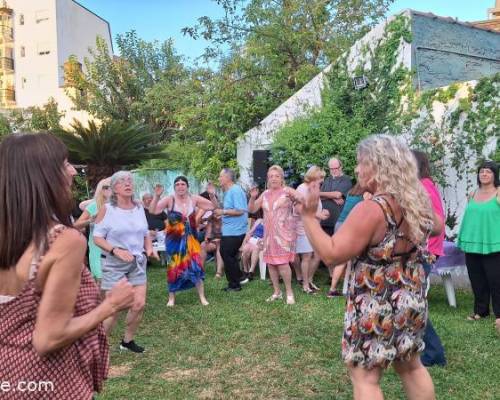 Diosa Moni y sus coreo! :Encuentro Grupal Brindamos juntos, + pile + baile 
