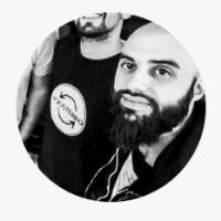   Hombre de 42 años Flores