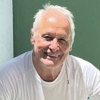   Hombre de +74 años Colegiales