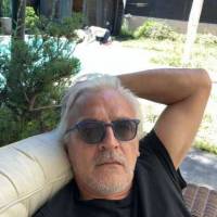   Hombre de 51 años Todo