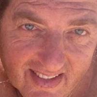   Hombre de 67 años Flores