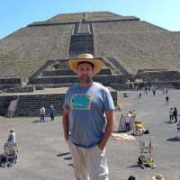   Hombre de 47 años Moreno