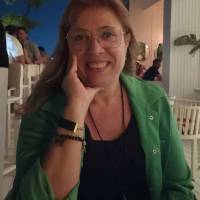   Mujer de 55 años Olivos