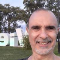   Hombre de 44 años Vicente Lopez