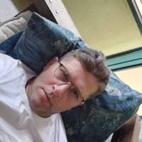   Hombre de 47 años Trelew