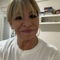   Mujer de 69 años Retiro
