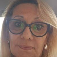   Mujer de 69 años Flores