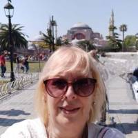   Mujer de 68 años Moreno