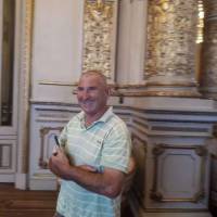   Hombre de 69 años Alte. Brown