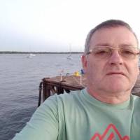   Hombre de 65 años Alte. Brown