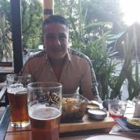   Hombre de 45 años Lanus