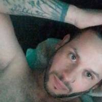   Hombre de 32 años Azul