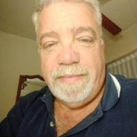   Hombre de 71 años Flores