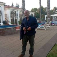   Hombre de 54 años Montevideo