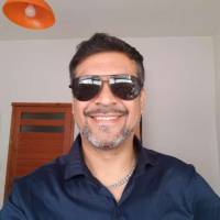   Hombre de 48 años Bernal