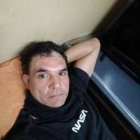   Hombre de 40 años Escobar