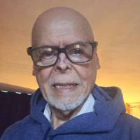   Hombre de 74 años Lobos