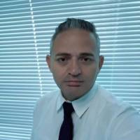   Hombre de 44 años Cuba