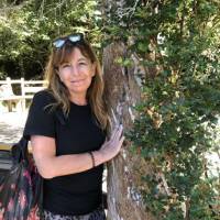   Mujer de 64 años Escobar