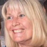   Mujer de 75 años Escobar