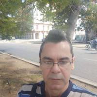   Hombre de 58 años Cuba