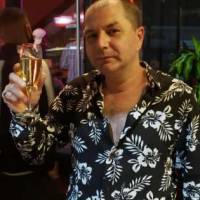   Hombre de 48 años Villa del Parque