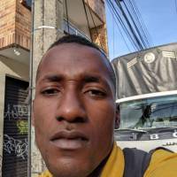   Hombre de 32 años Bogotá