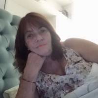   Mujer de 67 años Flores