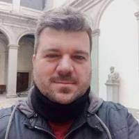   Hombre de 45 años Paterna