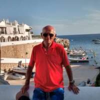   Hombre de 80 años Flores