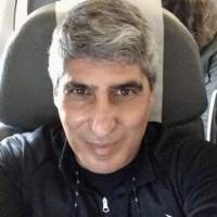   Hombre de 57 años Moreno