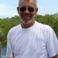   Hombre de 64 años Abasto