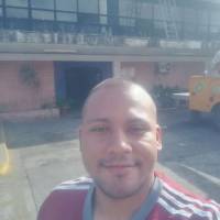   Hombre de 32 años Caracas