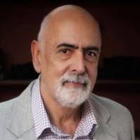   Hombre de 69 años Colegiales