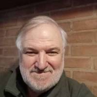   Hombre de 63 años Alte. Brown