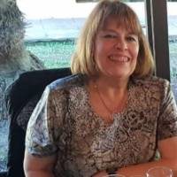   Mujer de 74 años Flores