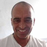   Hombre de 53 años Treinta Y Tres