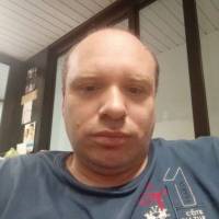   Hombre de 46 años Barrio Norte