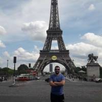   Hombre de 44 años Flores