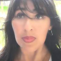   Mujer de 52 años Flores