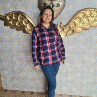  Mujer de 54 años Bogotá